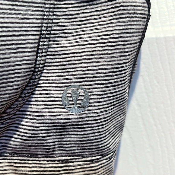 ❤️SOLD❤️Lululemon Ta Ta Tamer11 in Ghost Deep Coal Wee Stripe - Picture 3 of 12